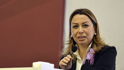 Öznür Çalık kimdir?