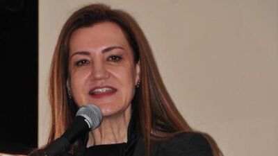 Nükhet Hotar kimdir?