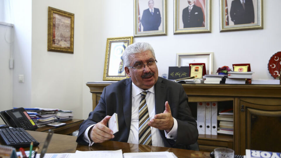 MHP'den seçimli kurultay resti!