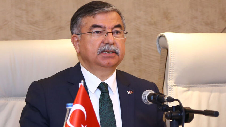 İsmet Yılmaz kimdir?