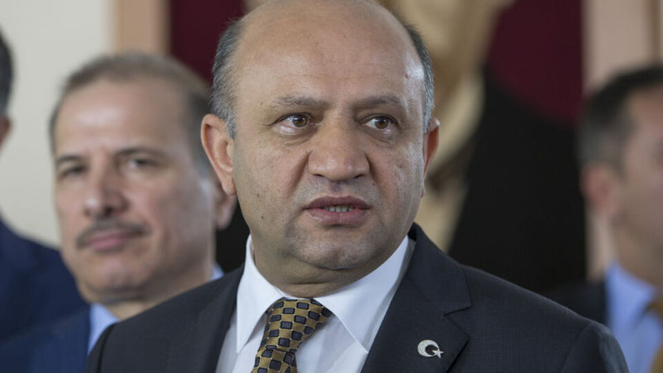 Fikri Işık kimdir?