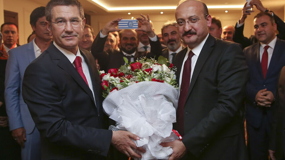 Akdoğan görevini devretti!
