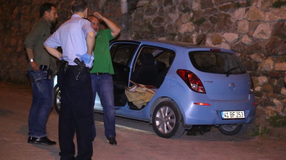 Kiraladığı aracın içerisinde cesedi bulundu