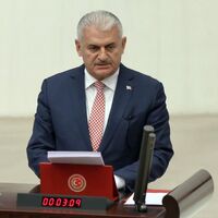 Ekonomi ekibi aynen devam