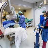 Tıkalı bacak damarına balon tedavisi