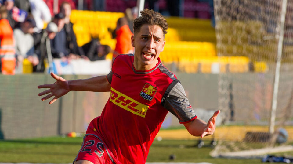 Emre dünya devine gidiyor