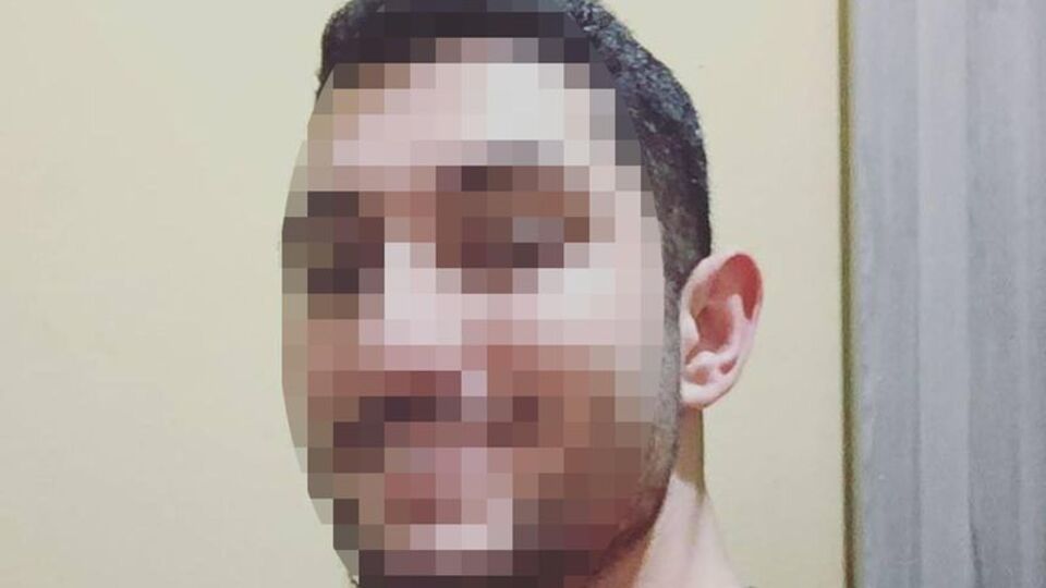 Yatak odasına saklandı, seyredip kayda aldı!