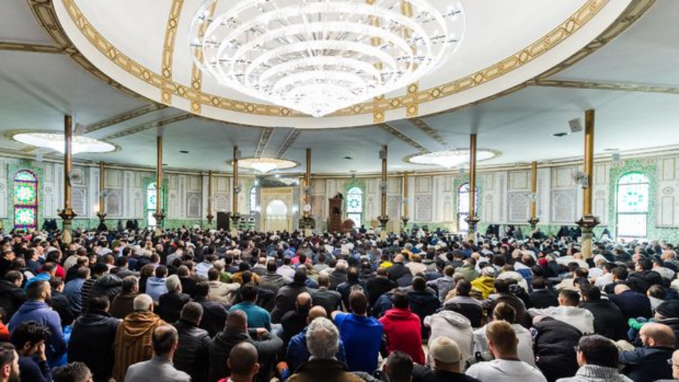 Hollanda'da camiler için tartışmalı öneri!