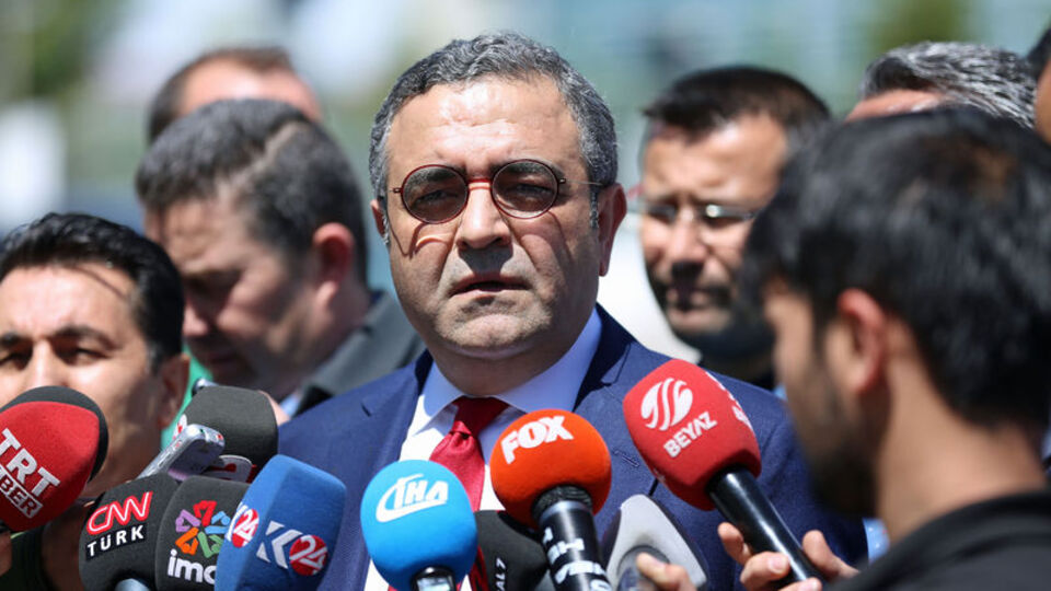 AYM'de başvuru günü! CHP'li vekil HDP'lilerden önce davrandı