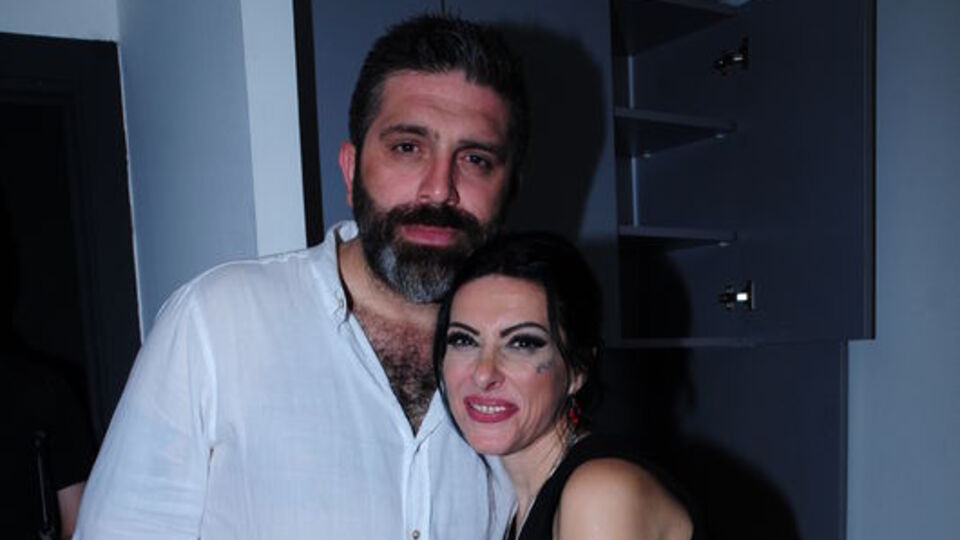 'Gri Şarkılar'ı konserle tanıttı