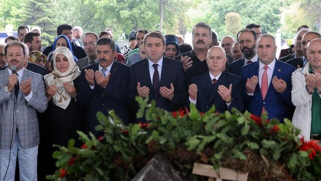 Menderes ve arkadaşları 27 Mayıs'ın yıldönümünde dualarla anıldı