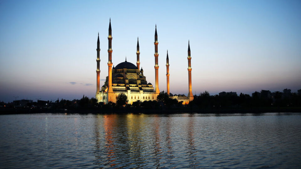 Cuma namazı saat kaçta?