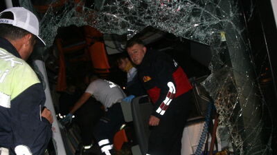 Katliam gibi kaza! 3 ölü 30 yaralı