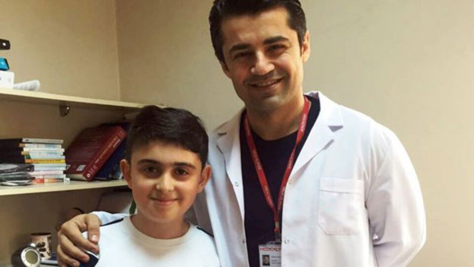 9 yaşındaki çocuğun böbreğinden 100 mm taş çıktı!