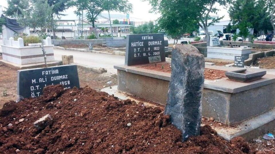 Canlı bombanın babasının mezarı açıldı! DNA örneği alındı