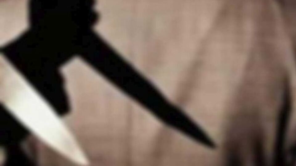 Ayrıldığı karısının bıçaklı saldırısına uğradı