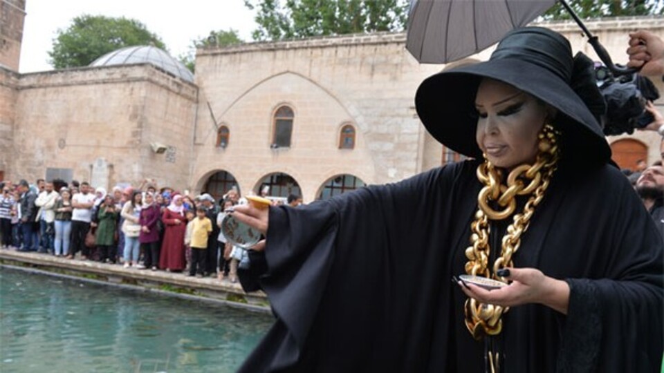 Bülent Ersoy'un zincirinin sırrı ortaya çıktı