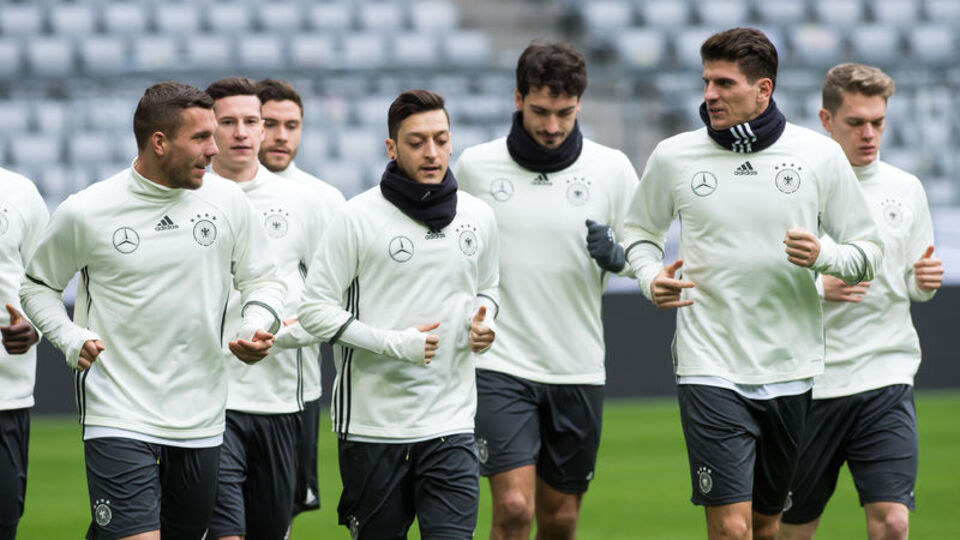 Löw'den şaşırtan karar!