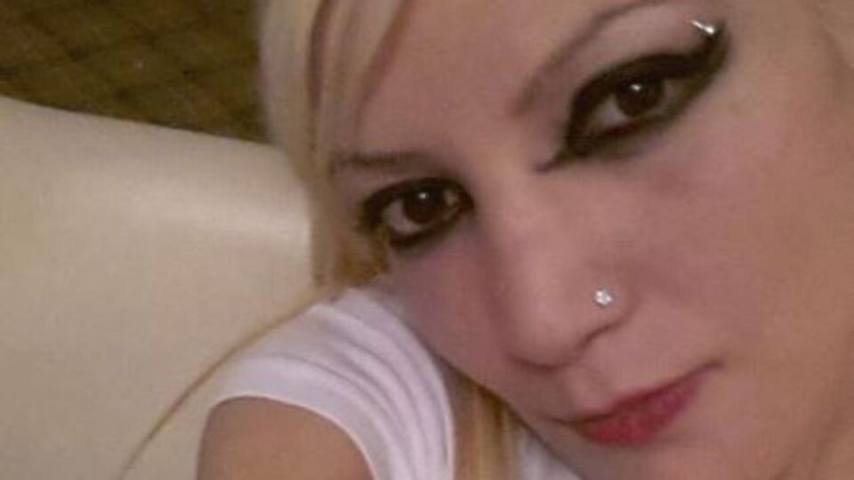 Gazinoda çalışan kadın evinde ölü bulundu