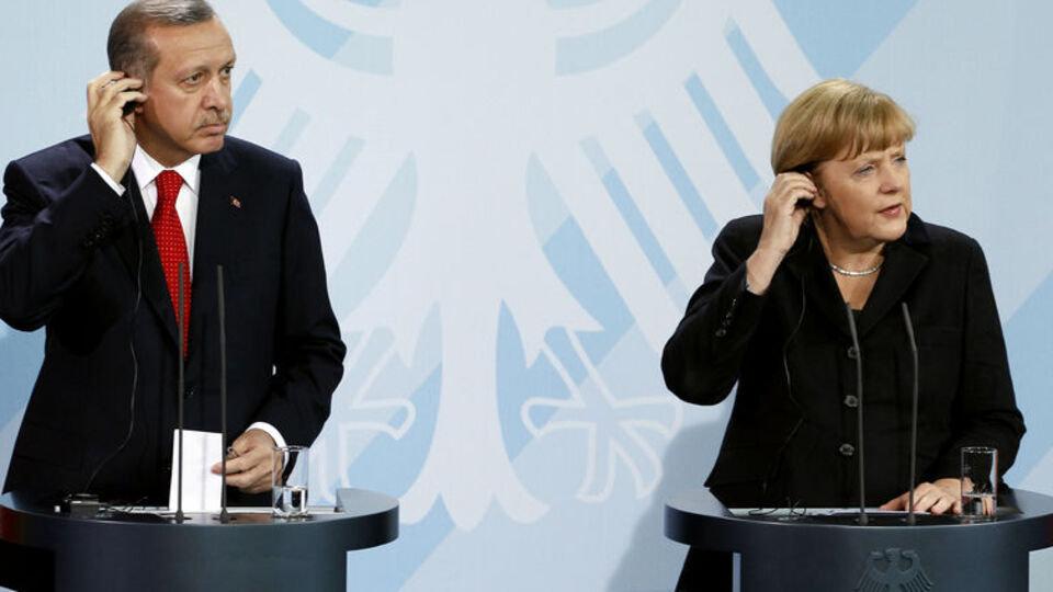 Erdoğan Merkel'i uyardı