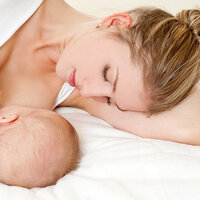 Anne sütü nasıl sağılır? Nasıl saklanır?