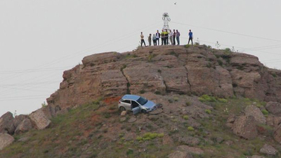 Gün batımı büyüledi, uçurumu fark etmedi!