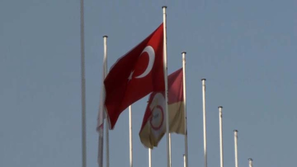 F.Bahçe bayrağı asılmadı