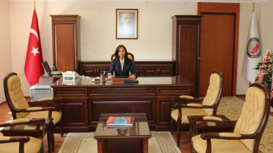 Türkiye'nin dördüncü kadın valisi oldu!