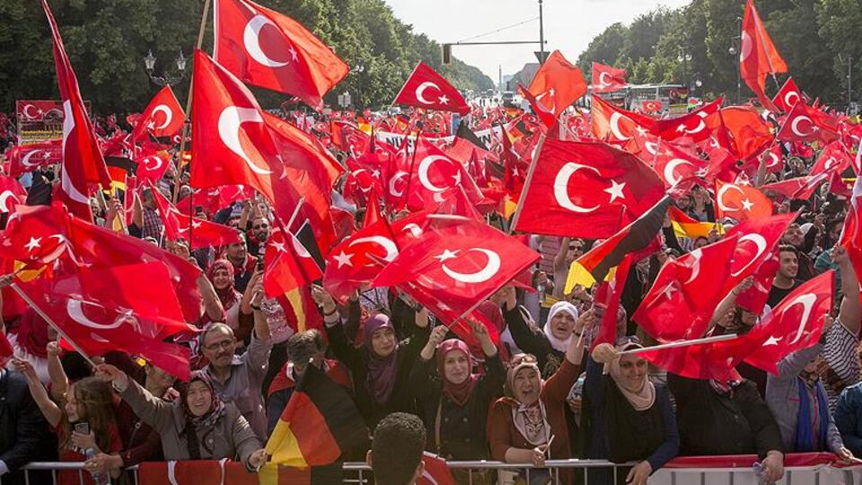 Almanya'daki Türkler 1915 tasarısını protesto etti