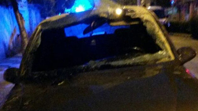 Evlenen eski sevgilisinin otomobilini ateşe verdi!