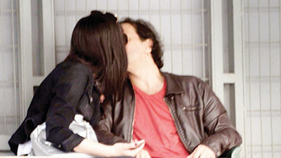 Ünlü çift dudak dudağa!