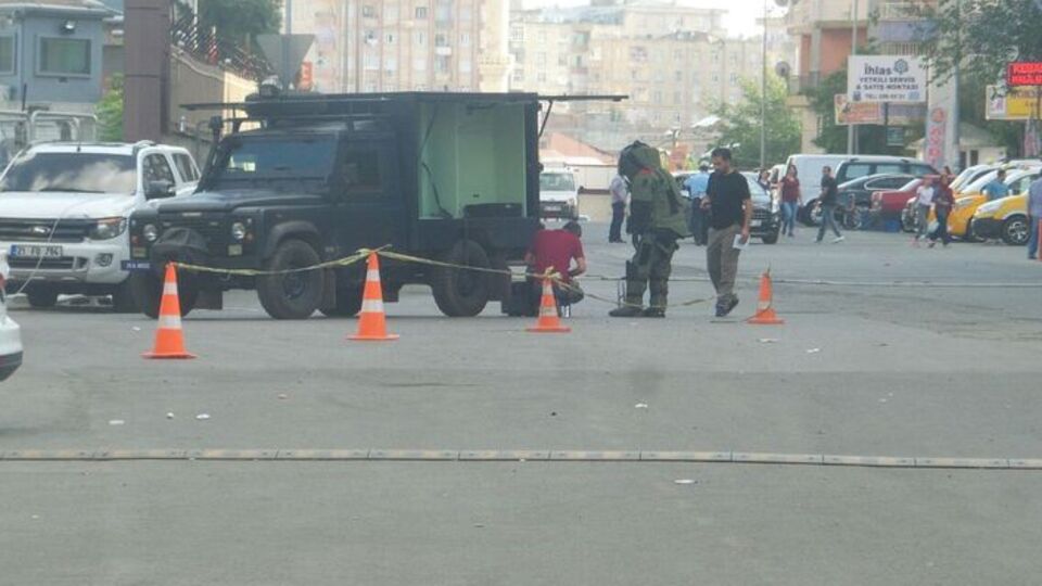 Diyarbakır Emniyet Müdürlüğü önünde alarm!