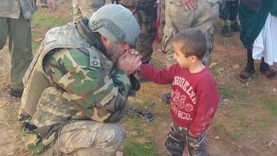 Silopili çocuğun elini nefesiyle ısıtmıştı! O binbaşıdan kötü haber