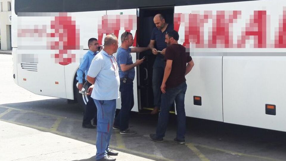 `Seri katil´ ihbarı yolcu otobüsünü durdurttu