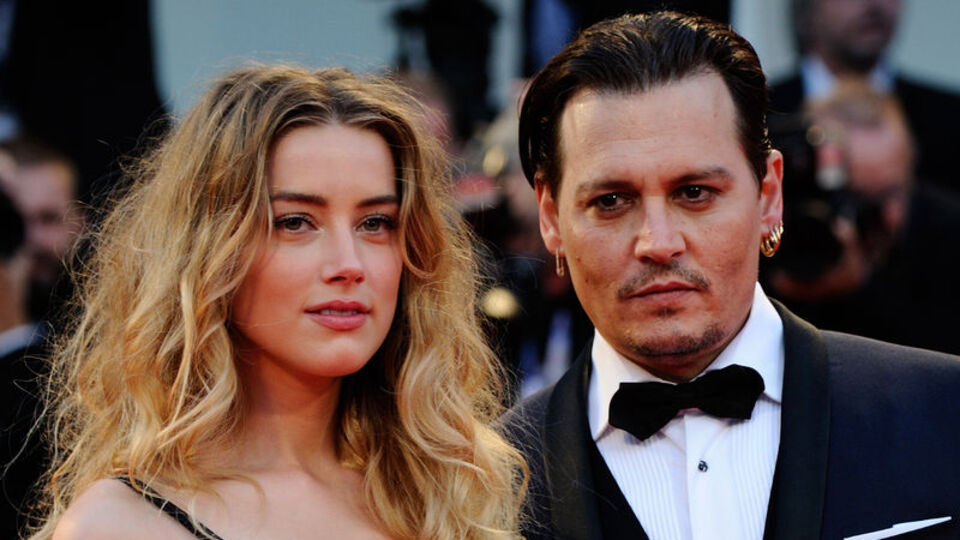 Eşini yastıkla boğmaya çalışmış