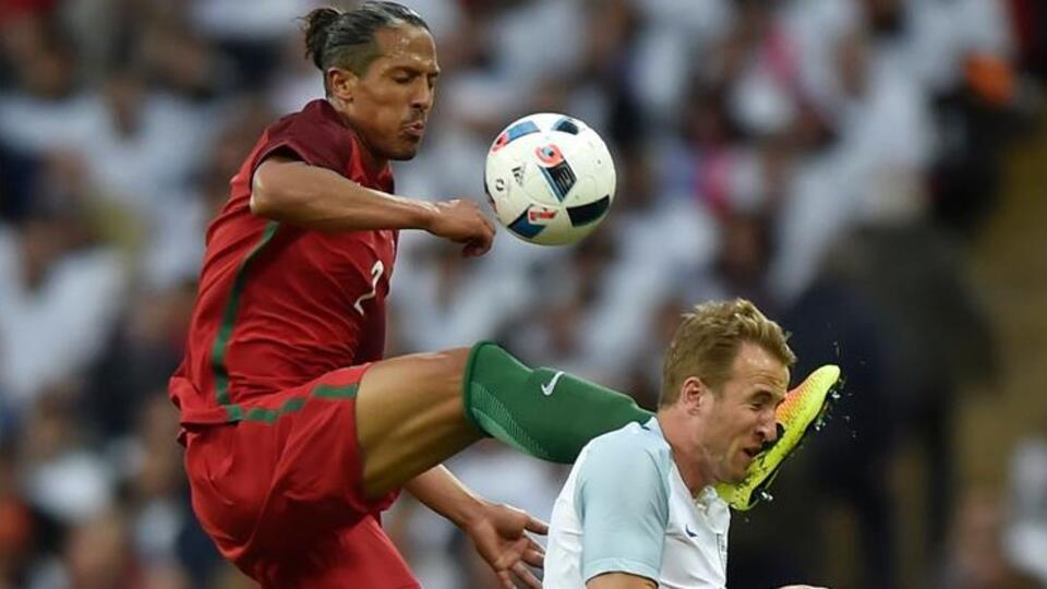 Bruno Alves'ten şoke eden tekme!