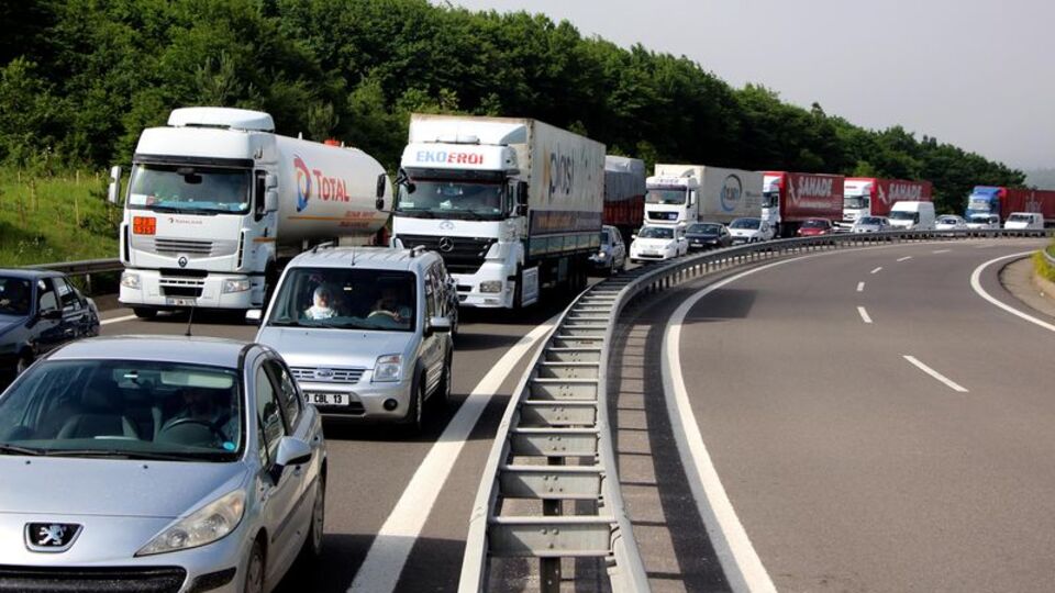 TEM kapandı, Abant Kavşağı kilitlendi!