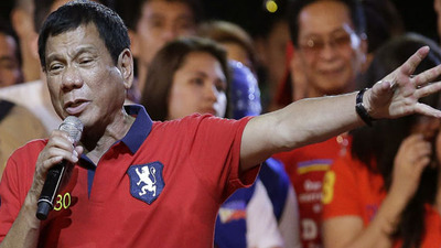 Yeni lider halka seslendi: Suçluları öldürebilirsiniz