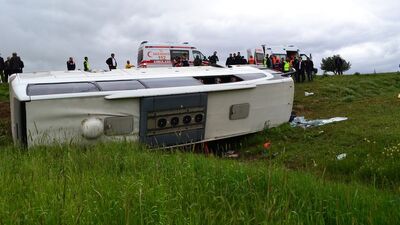 Otobüs devrildi: 3 ölü, 15 yaralı