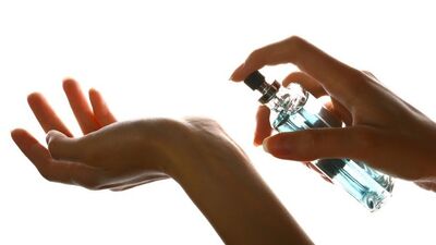 Parfüm sıkmak orucu bozar mı?