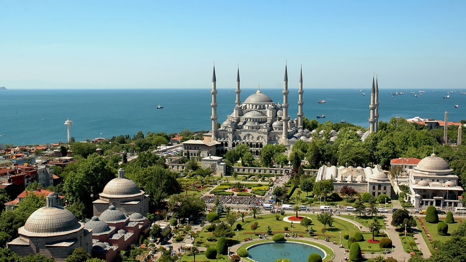 İstanbul yarı yarıya boş!