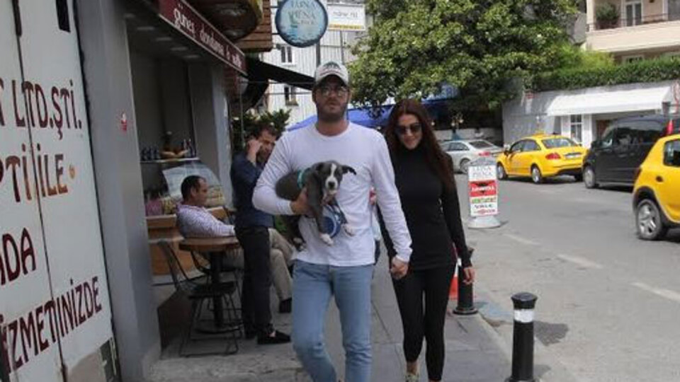 Evli mutlu köpekli!