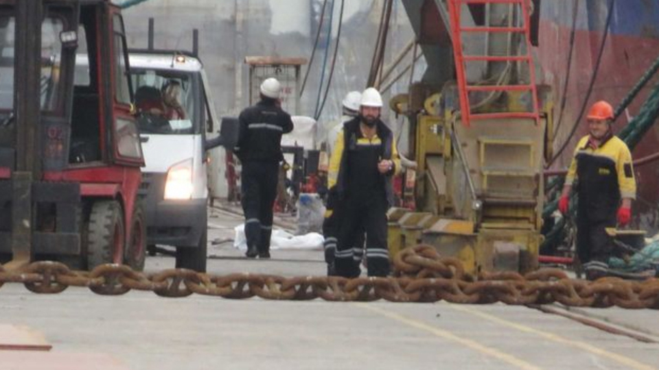 Ukrayna gemisinde iki gemici öldü!