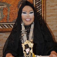 Diva’ya tahtlı sürpriz