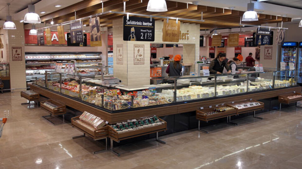 Türkiye'deki perakende devi resmen satıldı!