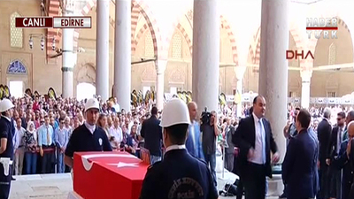 Şehidin eşi yanında Kılıçdaroğlu'nu görünce yerini değiştirdi!