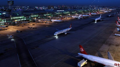 Havada heyecanlı anlar! Kanamalı hamile yolcu için acil iniş!