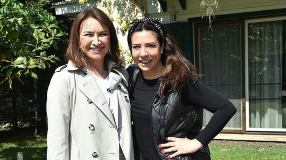 Demet Akbağ ile Çok Aramızda 1. bölüm / Işın Karaca