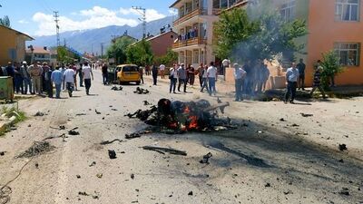 Tunceli'de bombalı araçla saldırı! 3'ü ağır 9 kişi yaralandı!