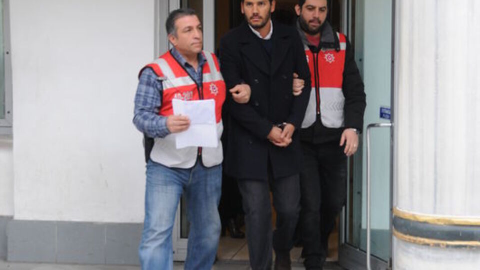 Rüzgar Çetin'e bir darbe daha!